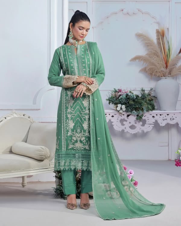 ๐๐๐๐๐๐ข๐ง๐ ๐๐ฅ๐๐ ๐๐ง๐๐ ๐ฐ๐ข๐ญ๐ก ๐จ๐ฎ๐ซ ๐๐ฎ๐ฑ๐ฎ๐ซ๐ข๐จ๐ฎ๐ฌ ๐-๐๐ข๐๐๐ ๐๐ฆ๐๐ซ๐จ๐ข๐๐๐ซ๐๐ ๐
๐ฅ๐จ๐ซ๐ฎ๐ฆ ๐๐ก๐ข๐๐๐จ๐ง ๐๐จ๐ฅ๐ฅ๐๐๐ญ๐ข๐จ๐ง