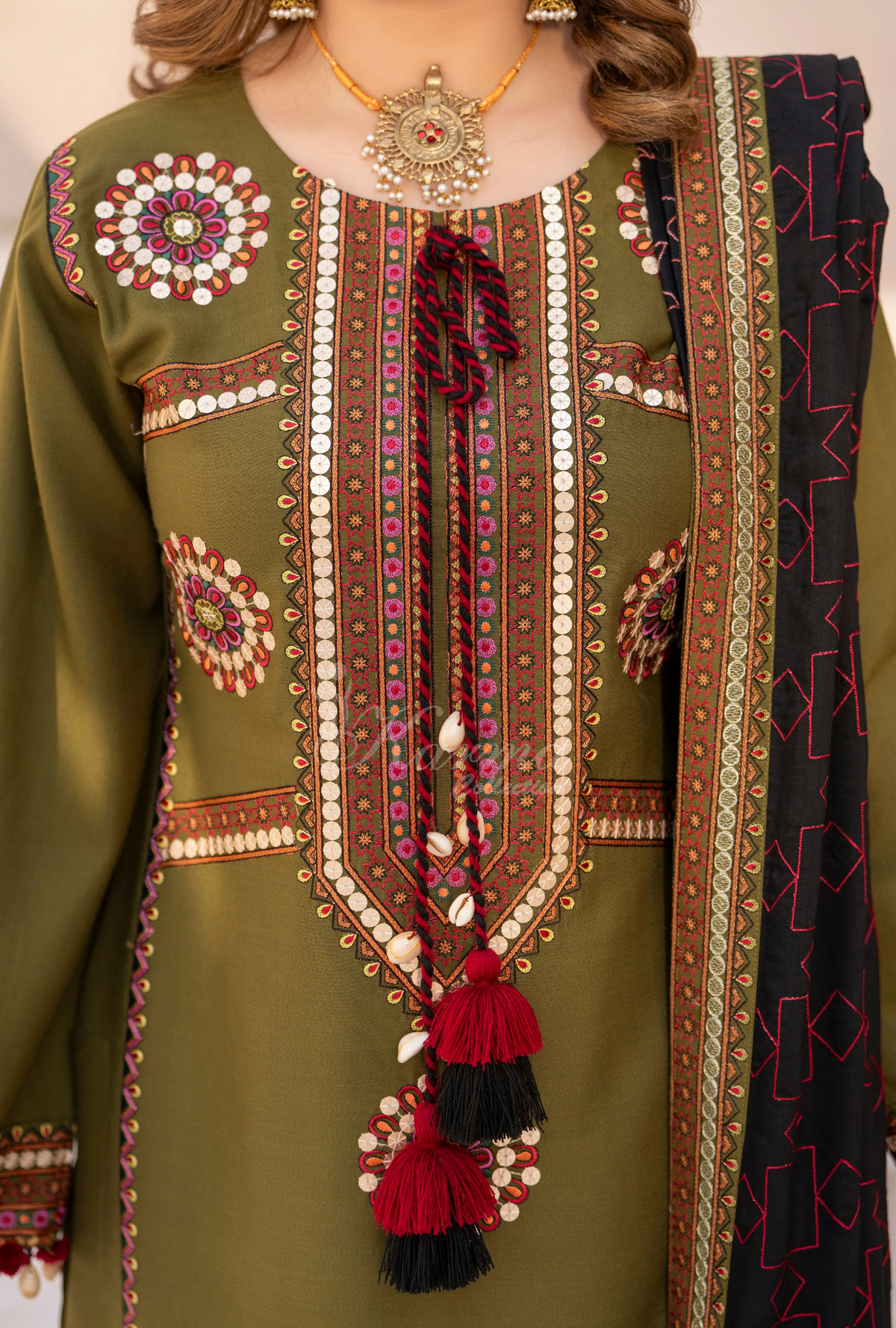 Winter Luxury 3 Piece Embroidered Mishaal Karma CollectionARMY GREEN SKU:KC-1538