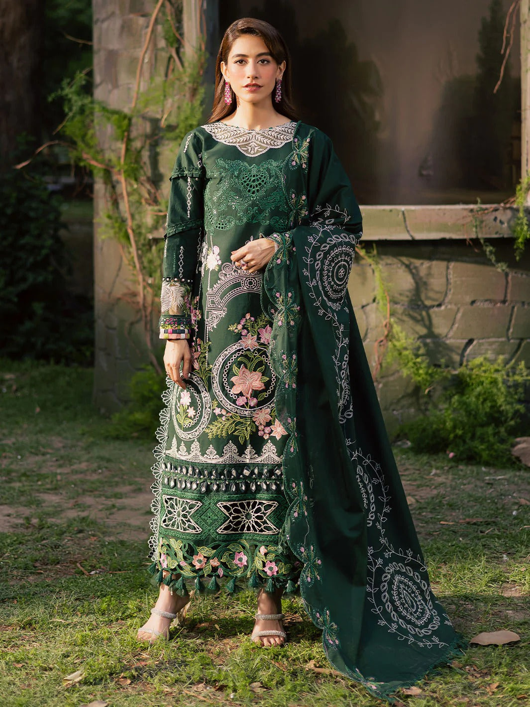 PARISHAY EID LAWN ET - 10 | 3 PC Luxury Lawn