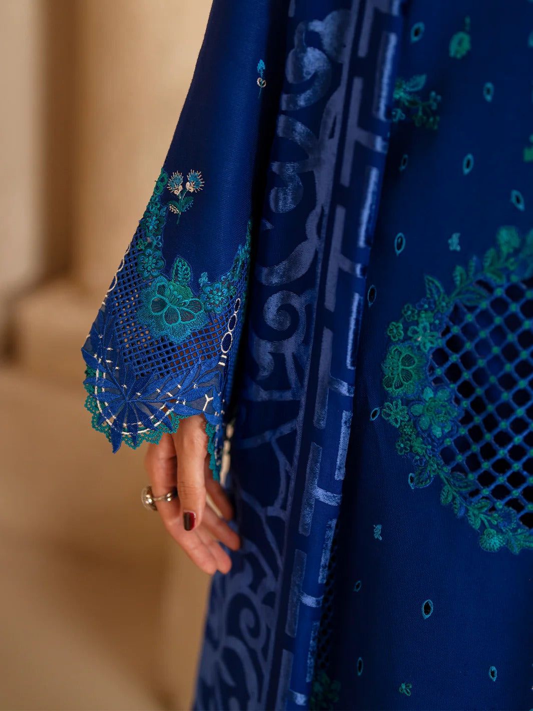 Saqqara-fall-winter Stitched 162 - A | 3 PC EmbroideredKotrai