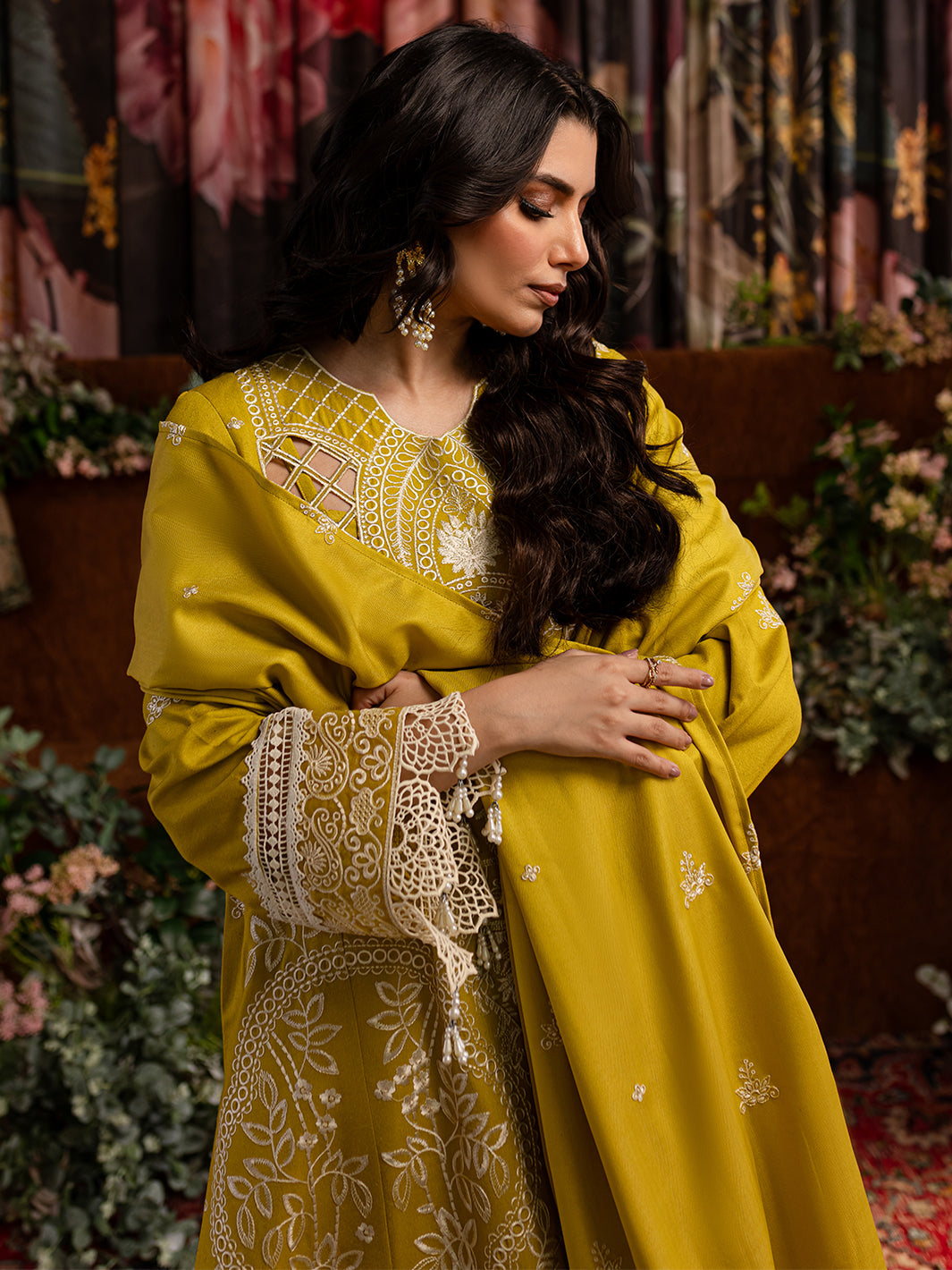 Veronica Luxury Karandi '24 CLARA| 3 PC KARANDI