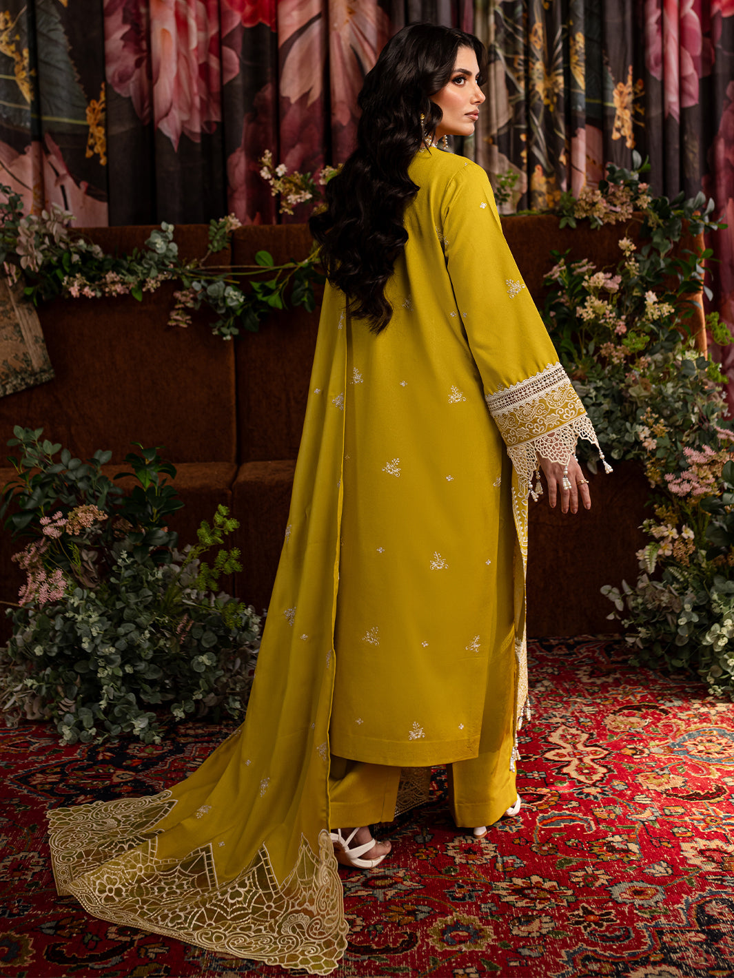 Veronica Luxury Karandi '24 CLARA| 3 PC KARANDI