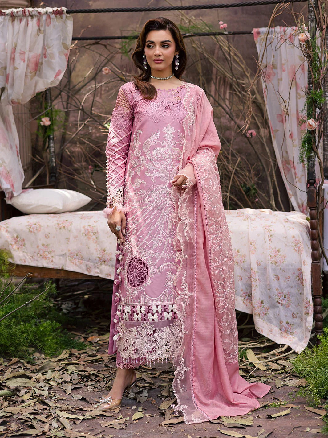 PARISHAY EID LAWN ET - 06 | 3 PC Luxury Lawn