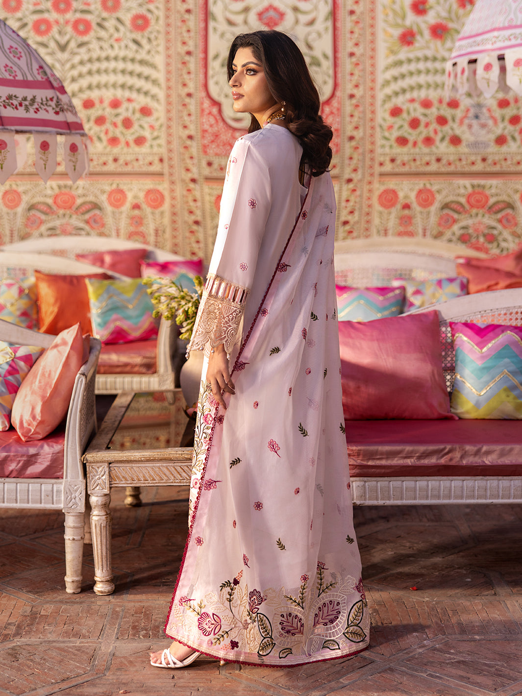 Husn e Jahan Luxury Lawn '25| Aaina | 3 PC Luxury Lawn