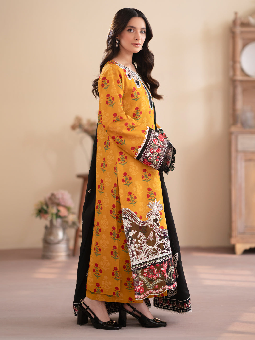 Leila By Mahnur Marigold | 3 PC Khaddar