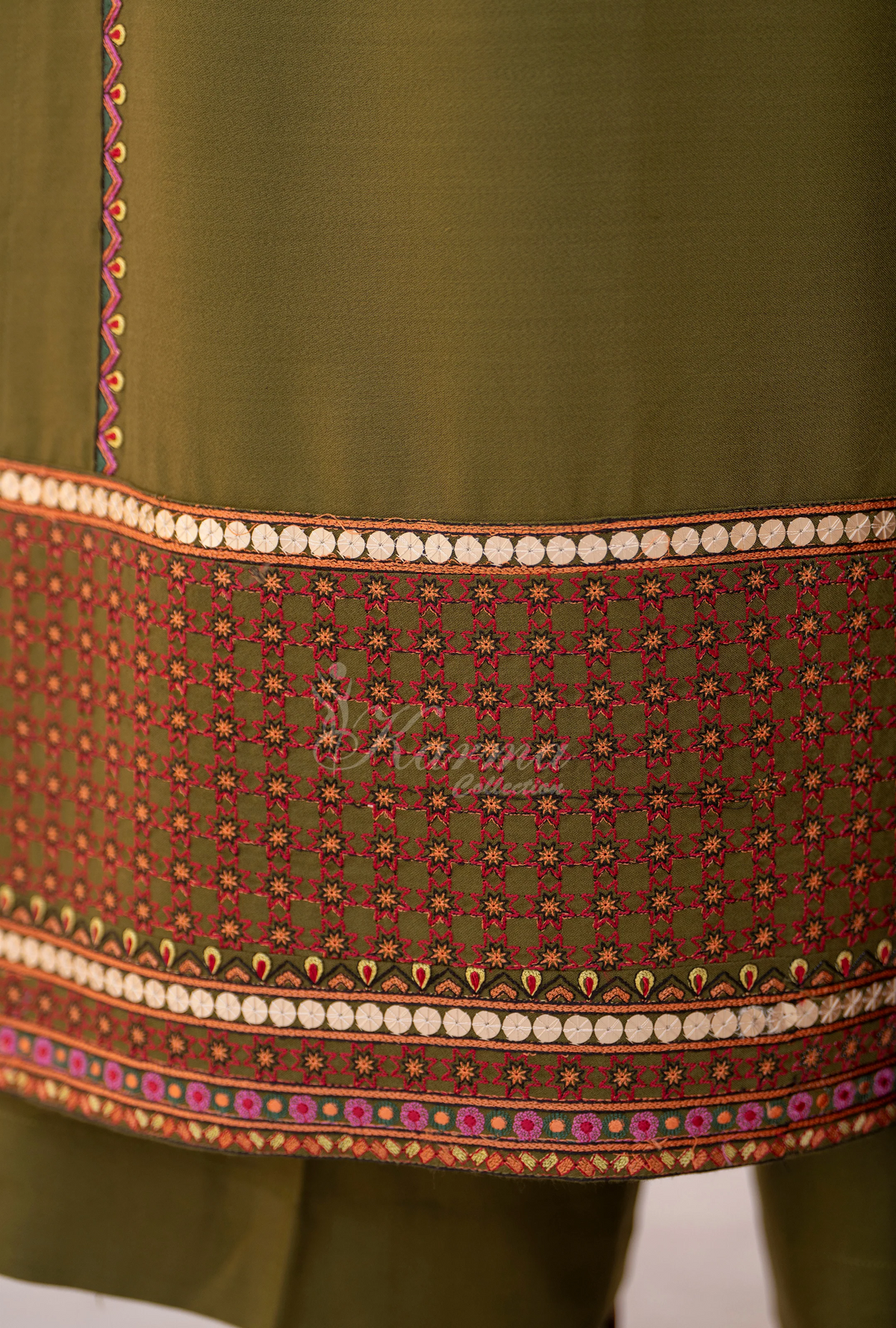 Winter Luxury 3 Piece Embroidered Mishaal Karma CollectionARMY GREEN SKU:KC-1538