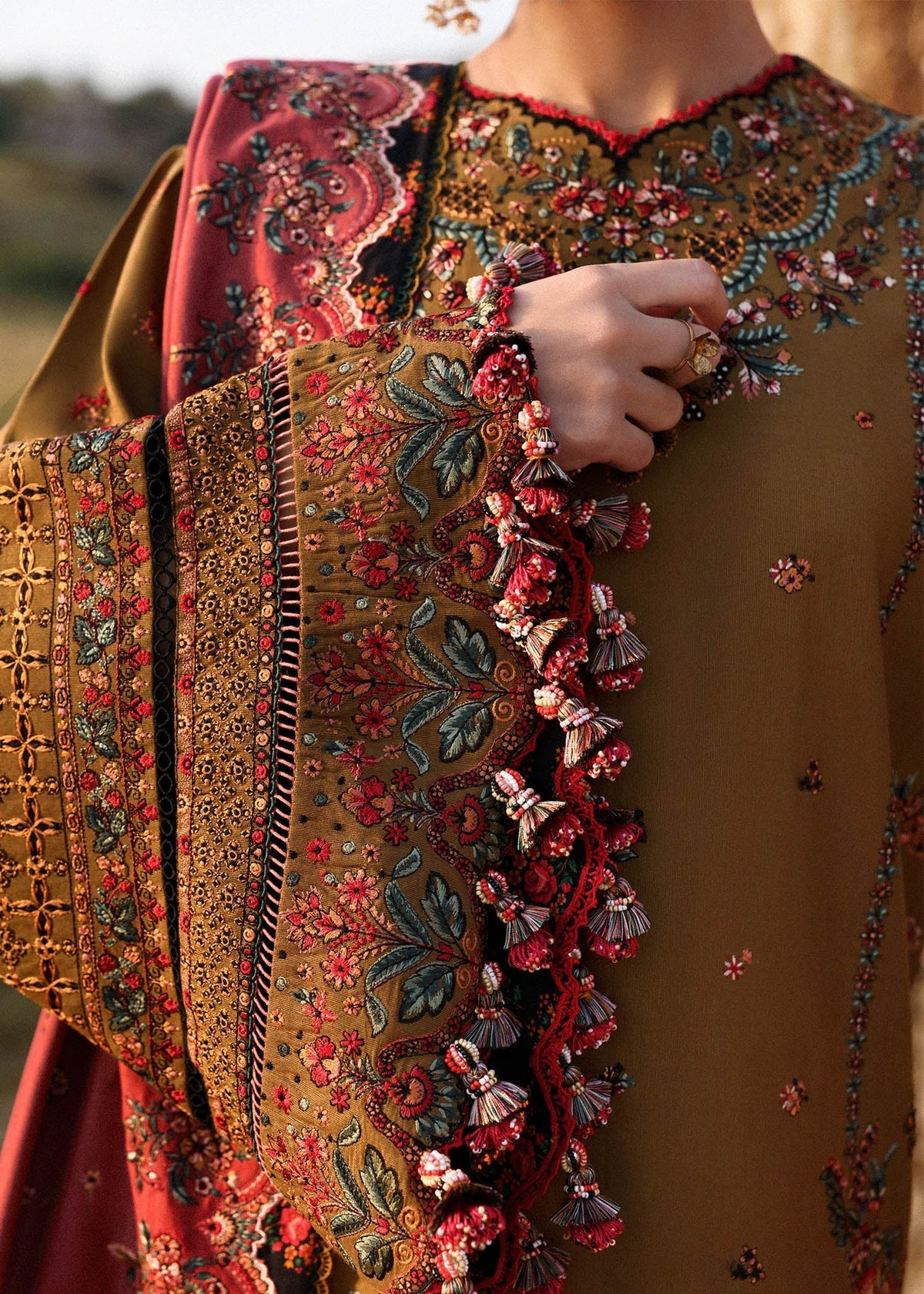 Hussain Rehar Gitiara khaddar Stitched