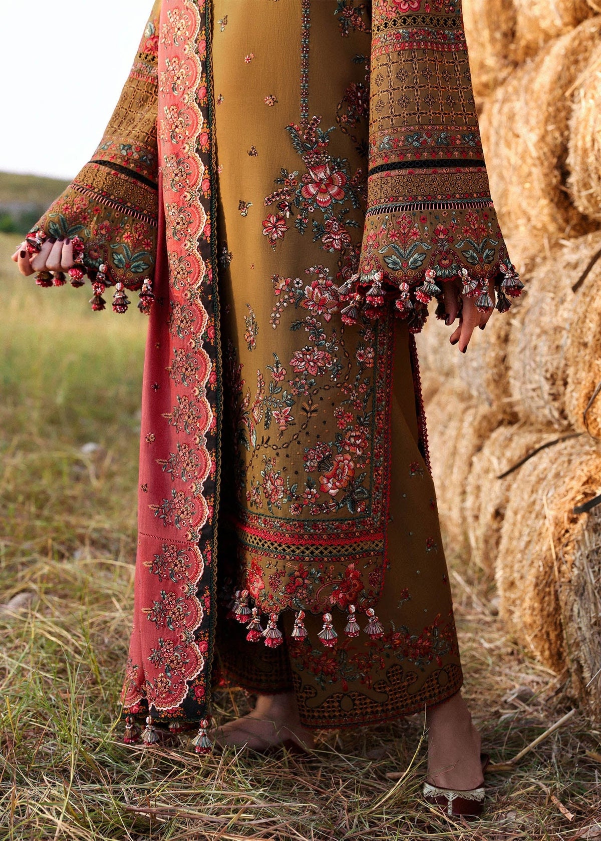 Hussain Rehar Gitiara khaddar Stitched