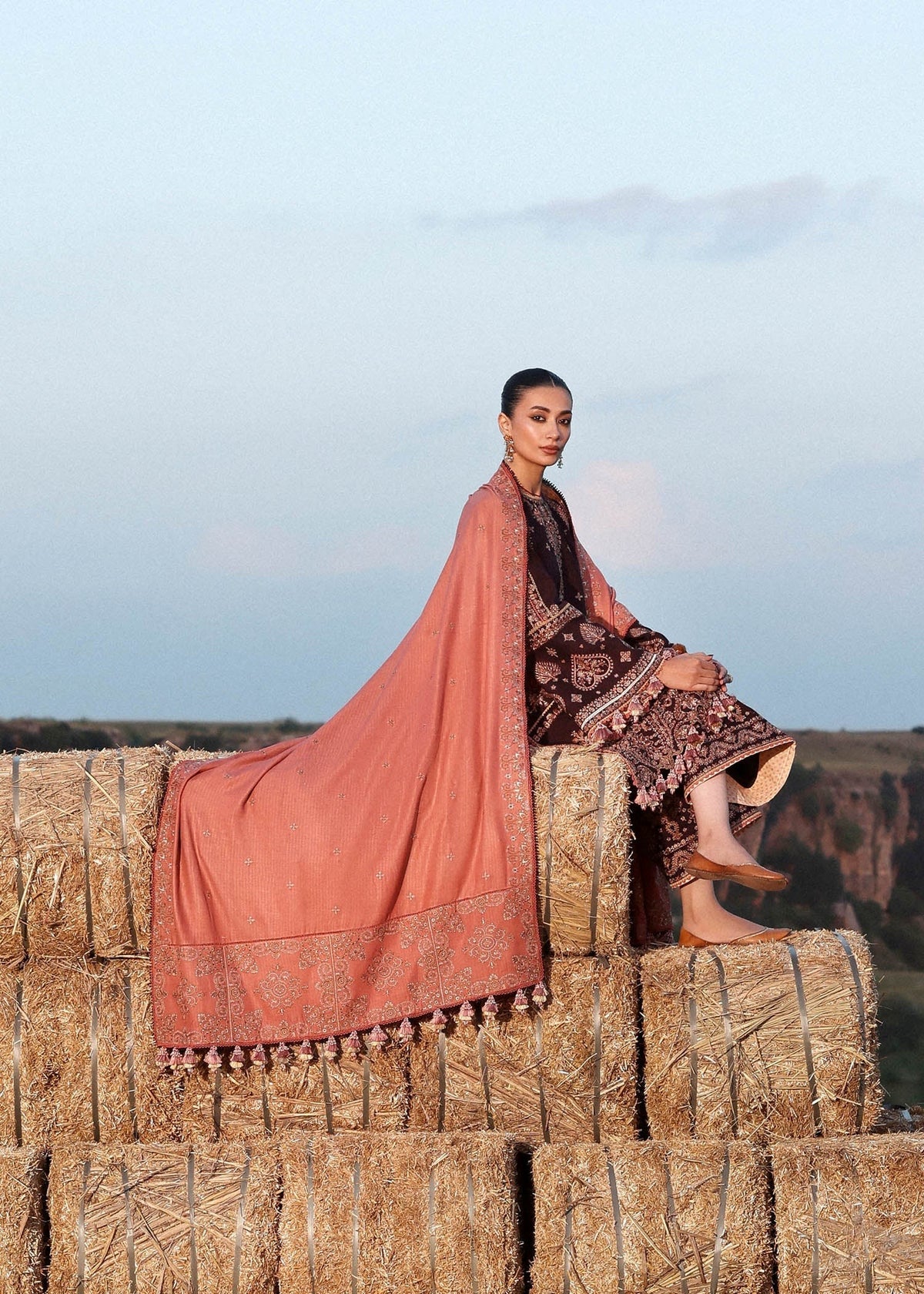 Hussain Rehar Nazneen khaddar Stitched