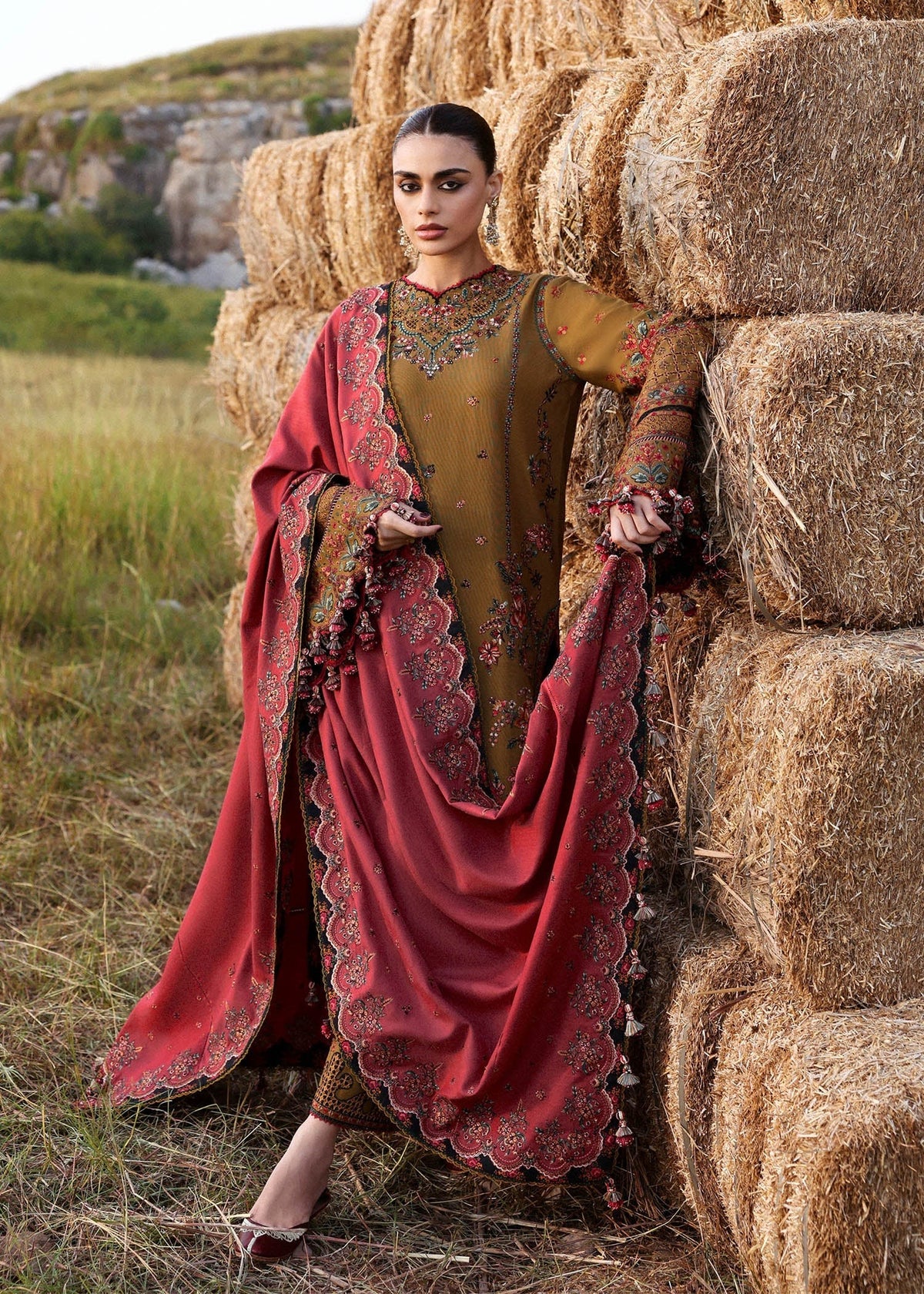 Hussain Rehar Gitiara khaddar Stitched