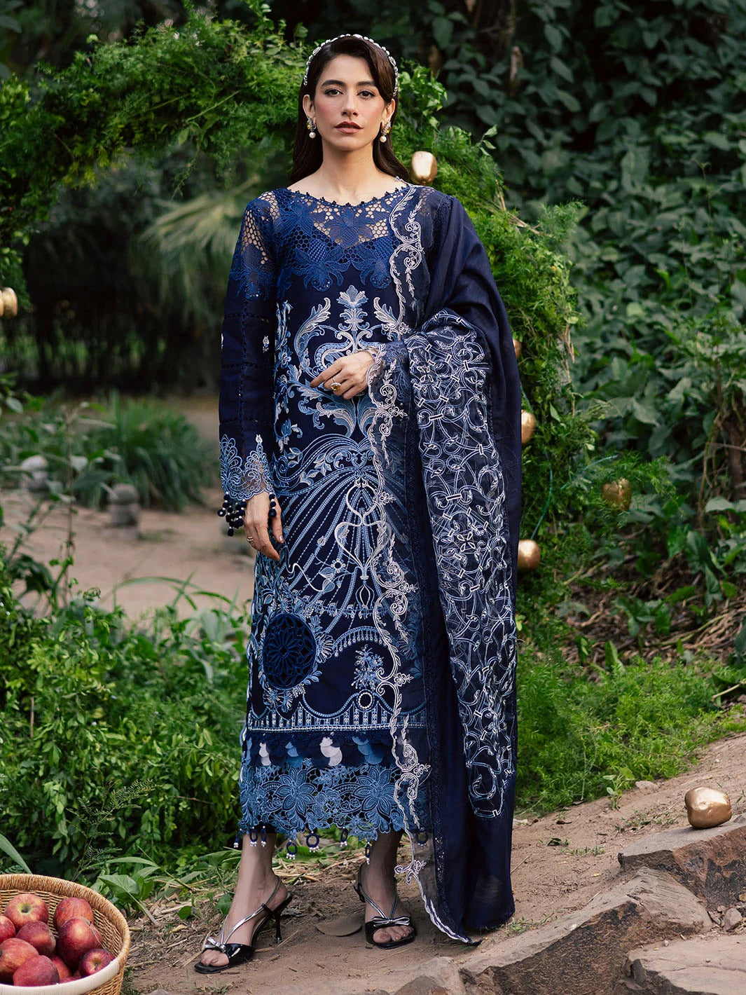 PARISHAY EID LAWN ET - 01 | 3 PC Luxury Lawn